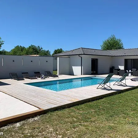 Piscine Chauffee 30 Min De Bordeaux Et Lacanau Villa